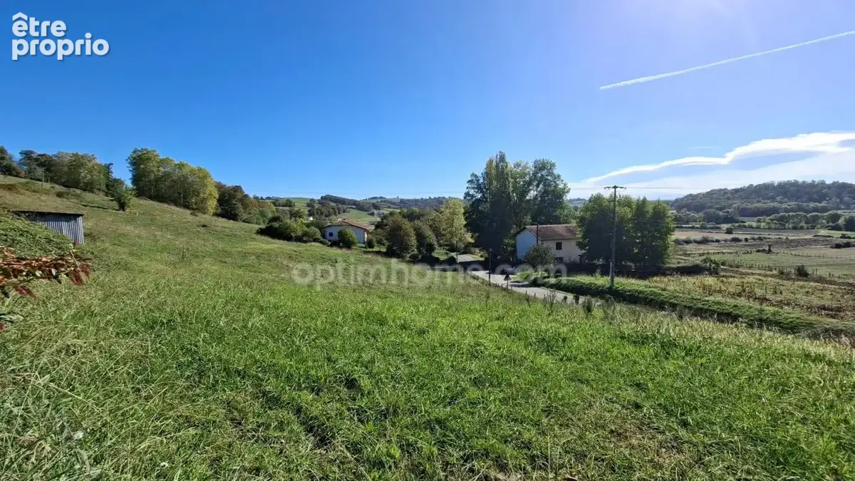 Terrain à SAINT-PALAIS