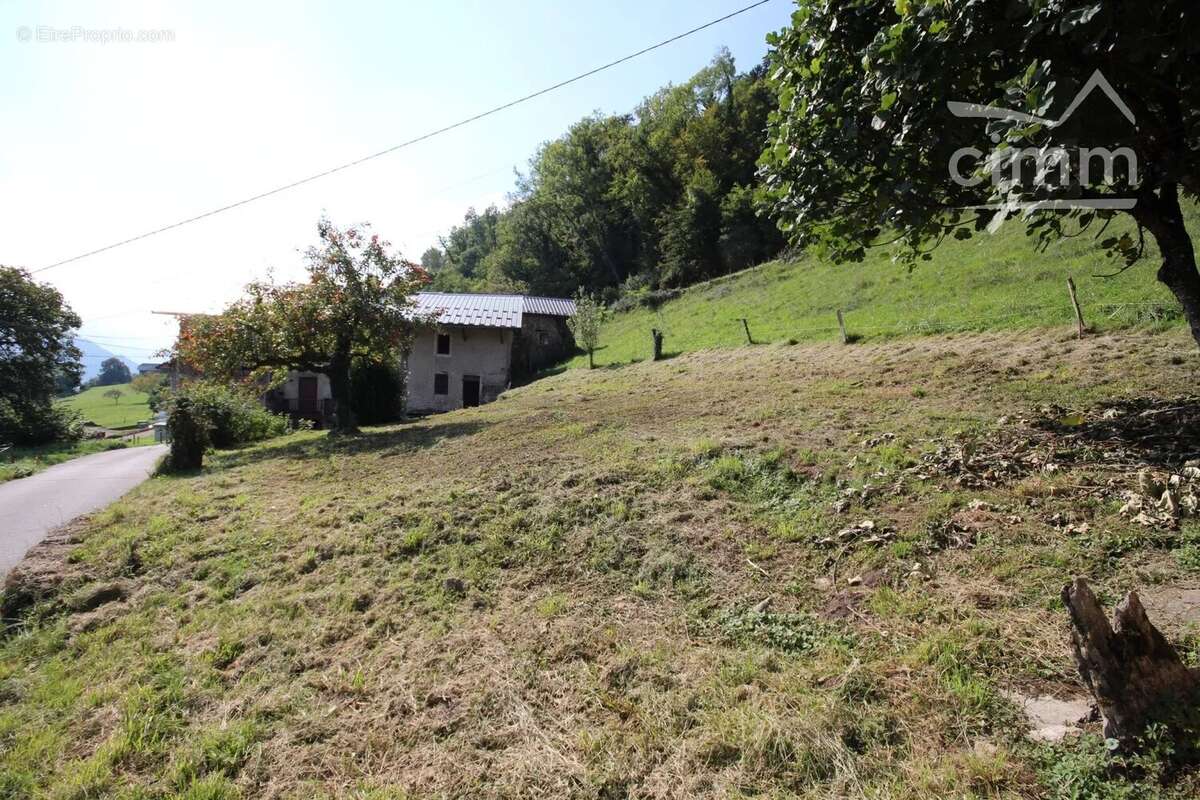 Terrain à LA ROCHETTE