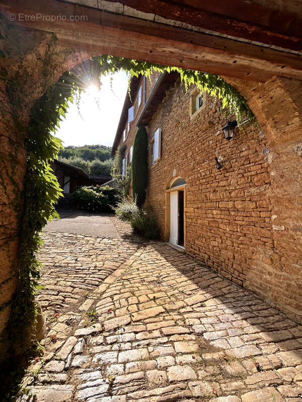 Maison à VILLE-SUR-JARNIOUX