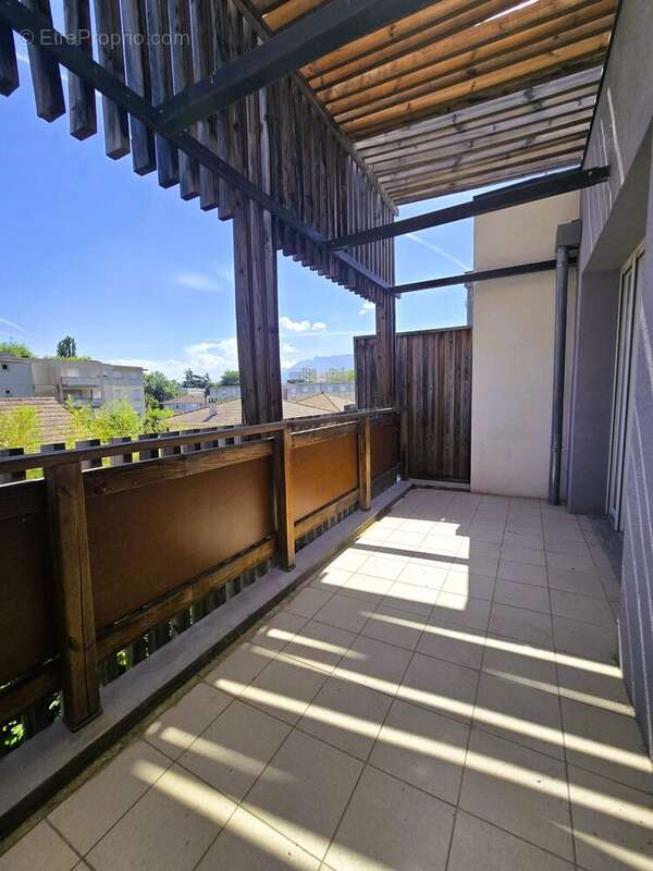 Appartement à SAINT-MARTIN-D'HERES