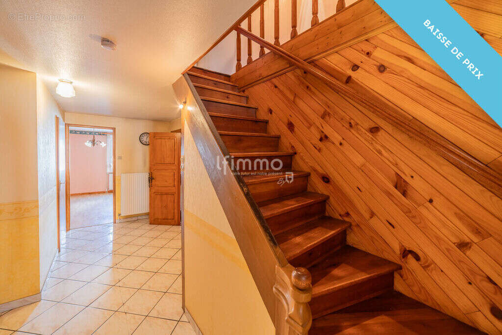 Maison à MAIZIERES-LES-VIC