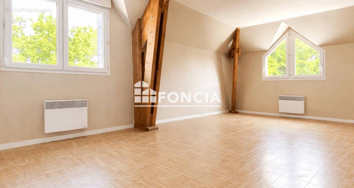 Appartement à LA RIVIERE-SAINT-SAUVEUR