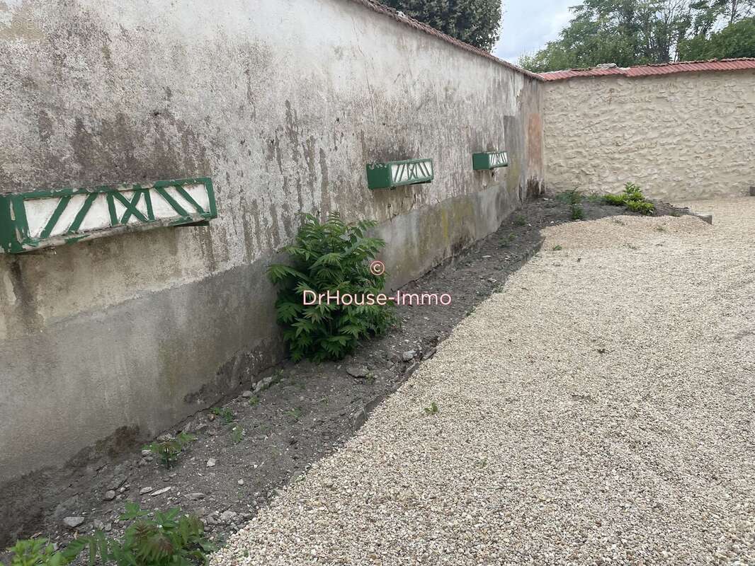 Appartement 264 m² à Vierzon  - photo 3