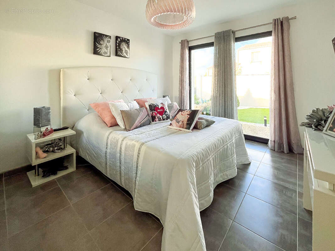 Maison à SAINTE-SOULLE