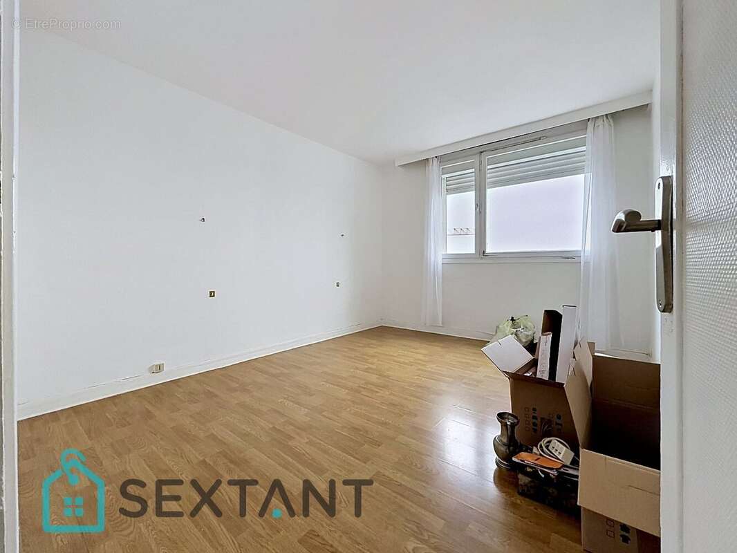 Appartement à SAINT-ETIENNE-DU-ROUVRAY