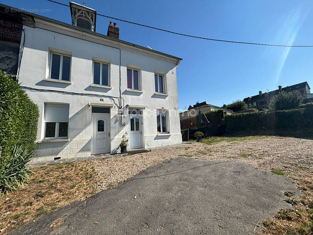 Maison à MONTVILLE