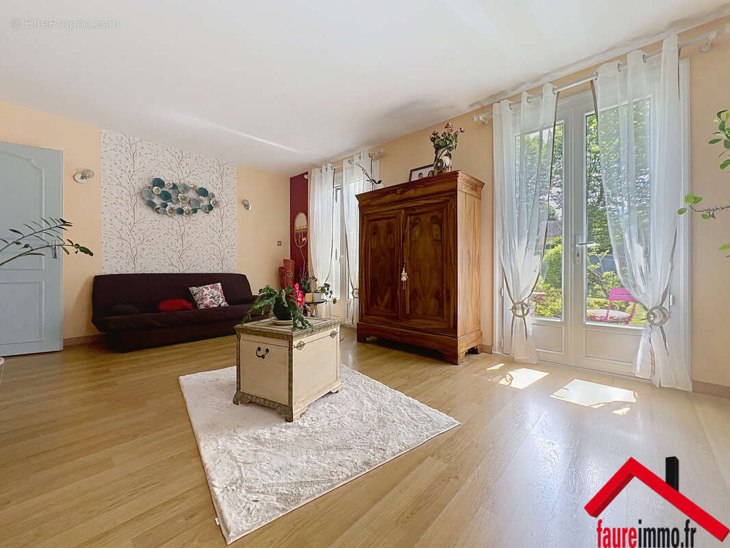 Maison à DONZENAC