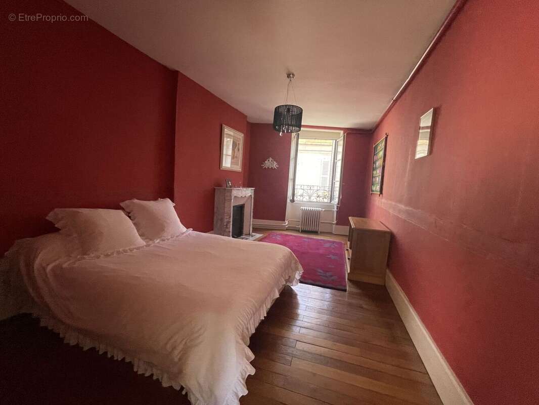 Vend Maison de caractère avec local commercial à LIGNIERES - photo 16