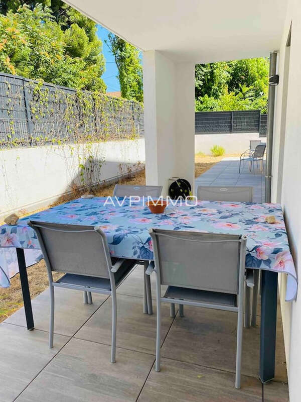 Appartement à SAINT-CYR-SUR-MER