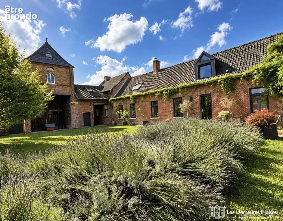 Photo Maison à Saint-Amand-Les-Eaux au prix de 800 000€