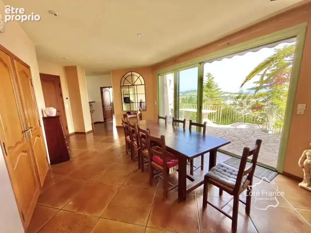 Villa d'exception 5 pièces   145 m2 avec vue panoramique sur - photo 7