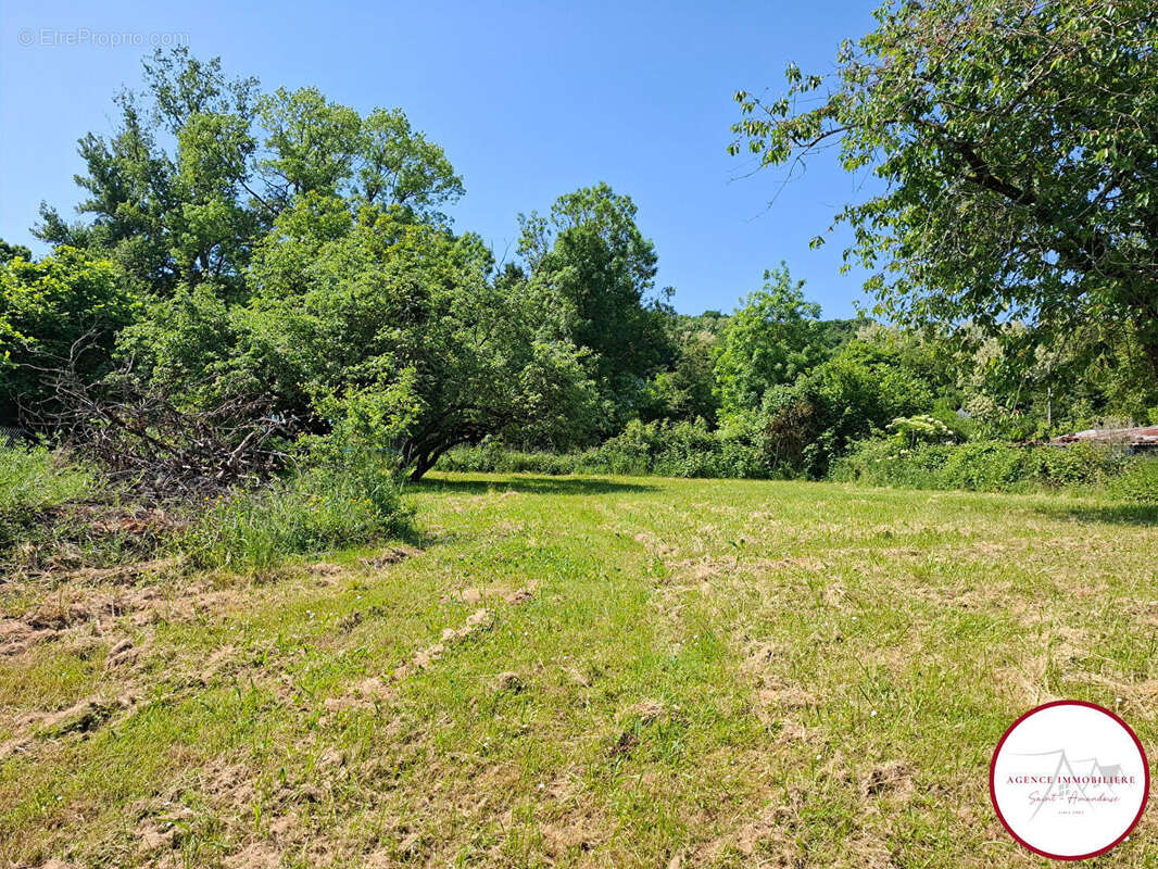 Terrain à SAINT-AMAND-MONTROND