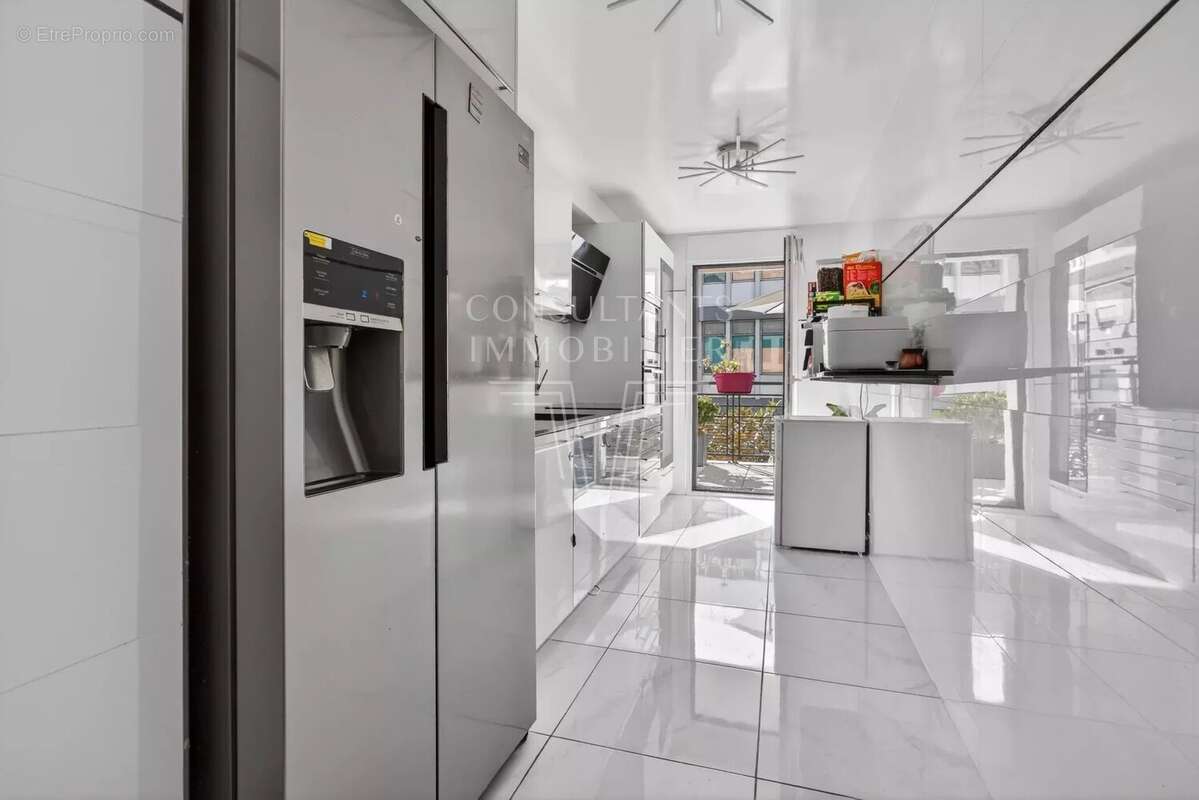 Appartement à LEVALLOIS-PERRET