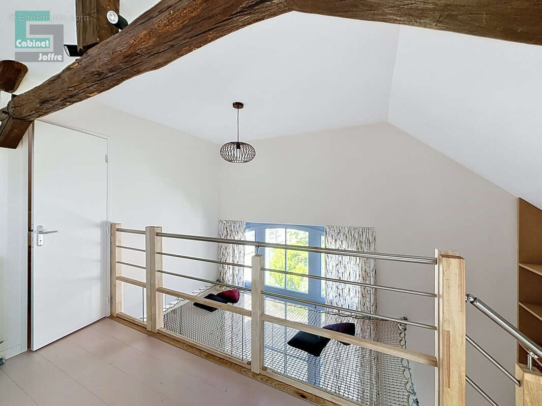 Maison de ville de 61 m2 au sol , idéal Investissement locatif ,atelier d'artiste, profession libérale, local - photo 7