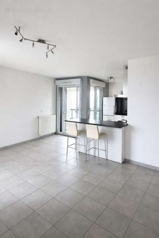 T4 lumineux avec terrasse & double parking - Suite parentale - À deux pas des Terrasses du Port - photo 3