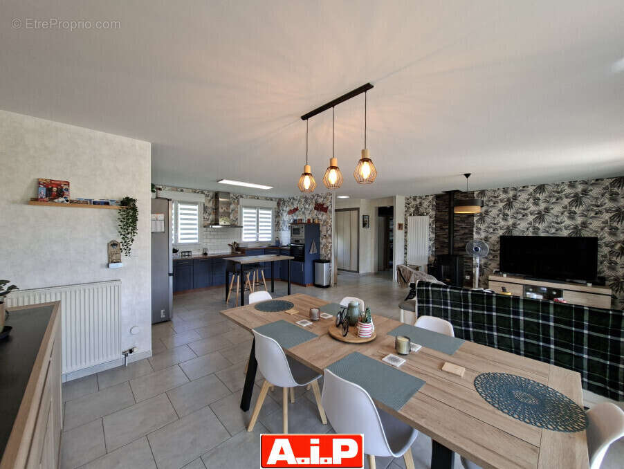 Maison à SAINT-MESMIN