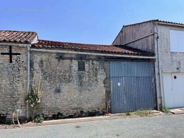 Maison en pierres à rénover et dépendances à 10 mn de la plage - photo 10
