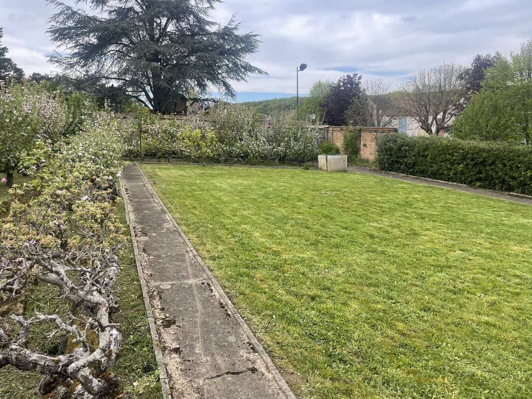 Terrain à DAMPIERRE-EN-YVELINES