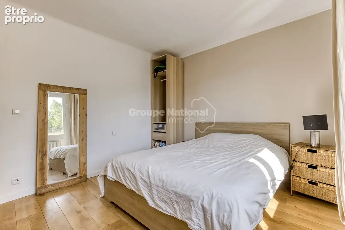 À Reillanne - Maison rénovée, 5 chambres, piscine, vue dégagée - photo 9