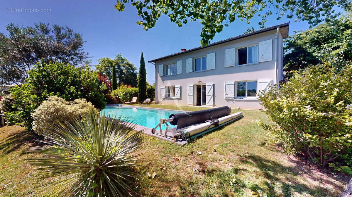 Maison 8 pièces de 200m² - photo 12