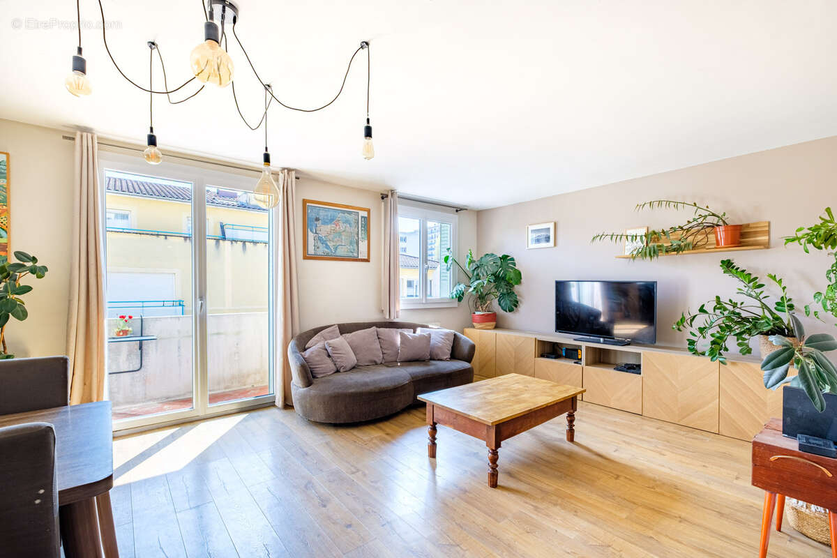 Appartement à LYON-9E