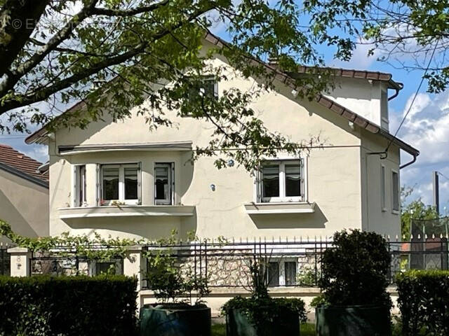 Maison à COMBS-LA-VILLE