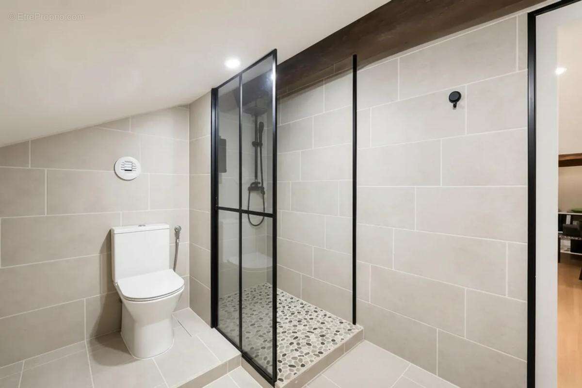 Maison de 6 pièces de 205 m² à Usinens - photo 8