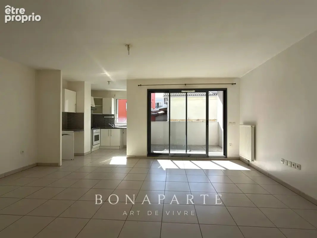 Quartier chartrons - appartement t3 avec terrasse et garage privatif - photo 1