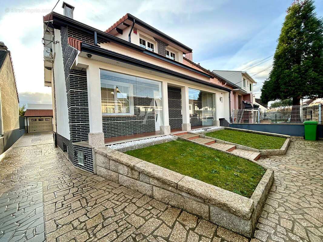 Maison à PARAY-VIEILLE-POSTE