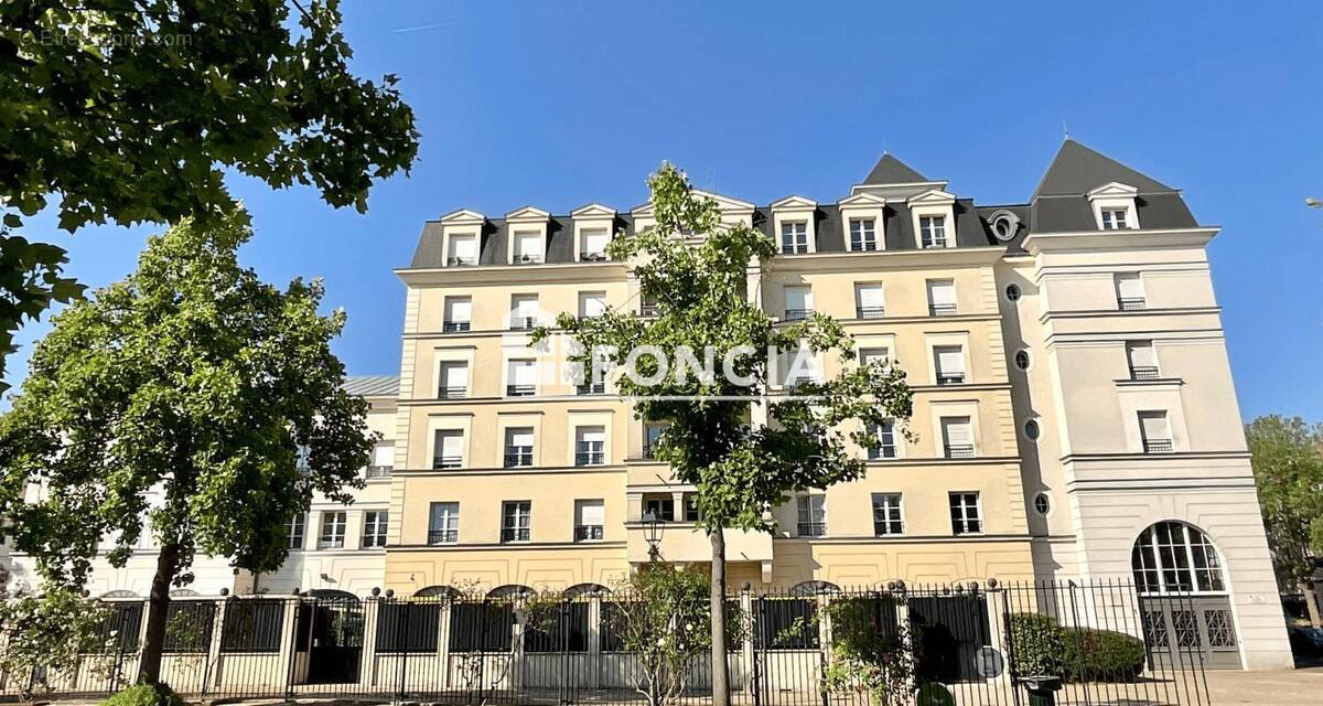 Appartement à LE PLESSIS-ROBINSON