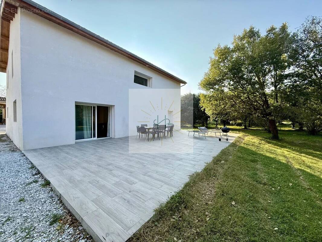 Maison à MONTELIMAR