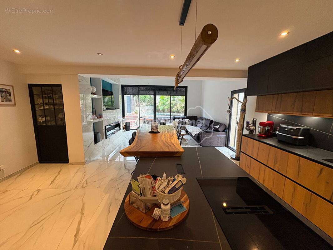 Maison à SAUSSET-LES-PINS