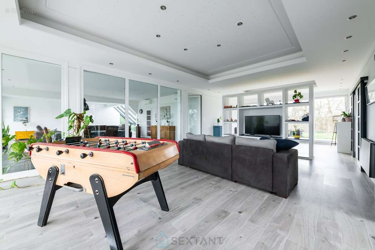 Villa d'architecte à 35 mn de Paris gare de Lyon. A 15 minutes de trois magnifiques golfs ! (golf Fontainebleau, Cély et Coudray - photo 8