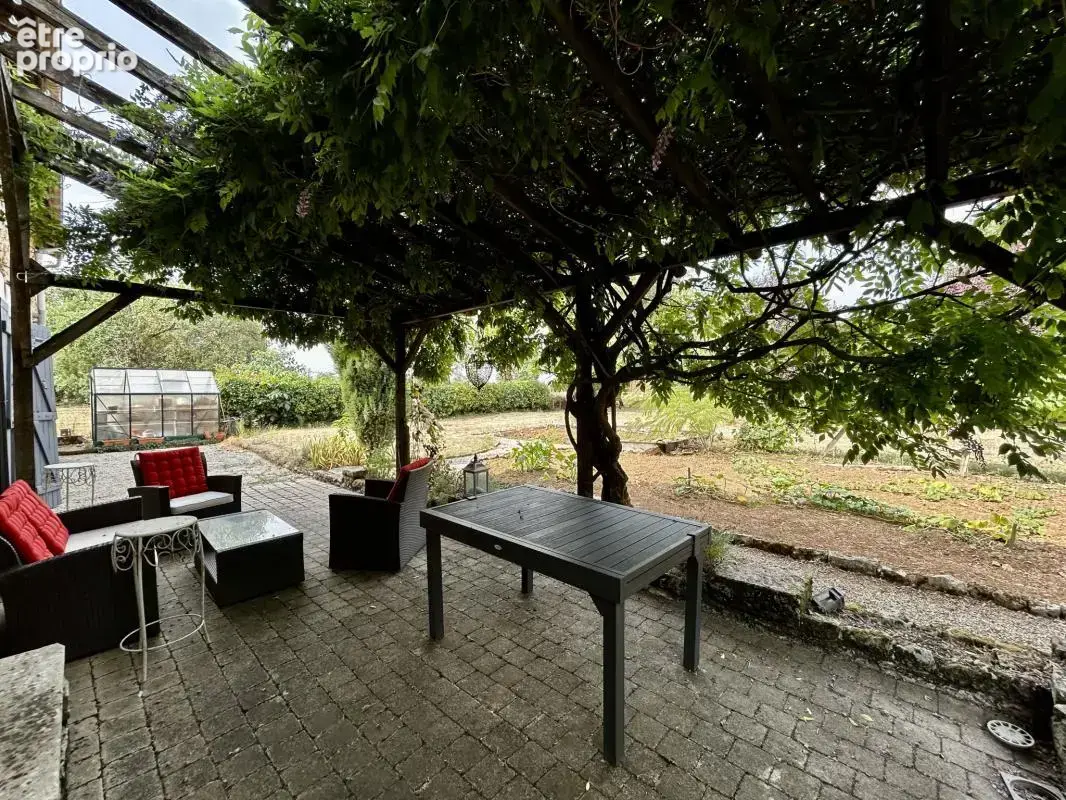Maison en pierre 4 ch., gîte, piscine & terrain - photo 16