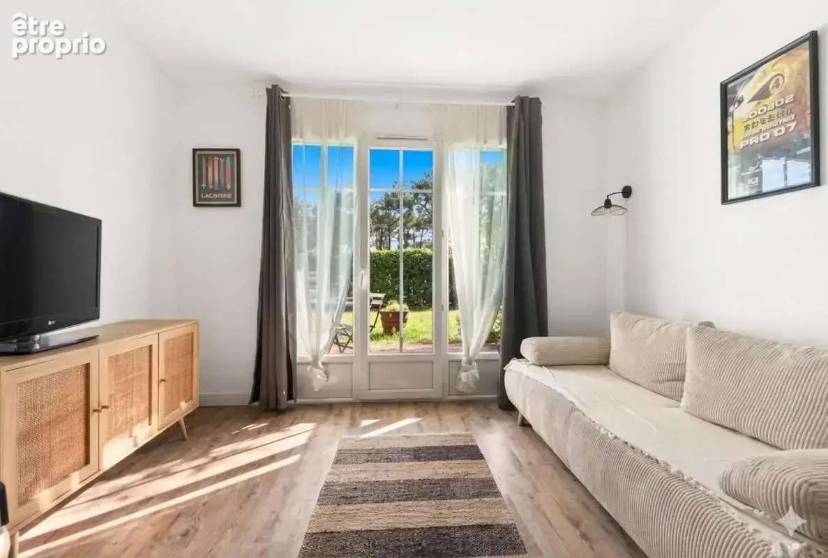 Appartement T2 proche Golfs,  offrant un cadre de vie privilégié et verdoyant au milieu des pins - photo 2