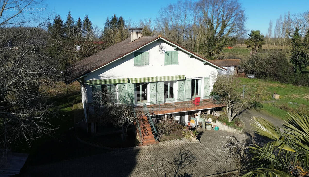 Maison à VIC-EN-BIGORRE