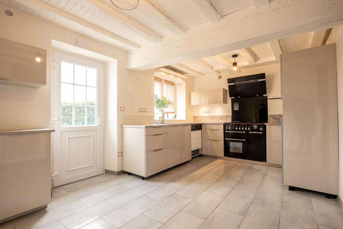 Maison à PRUNAY-CASSEREAU