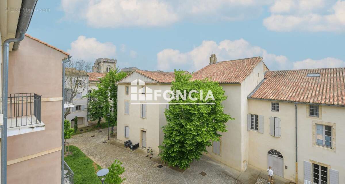 Appartement à VILLENEUVE-LES-AVIGNON