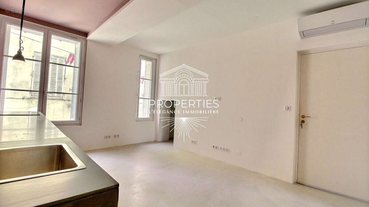 Appartement à HYERES