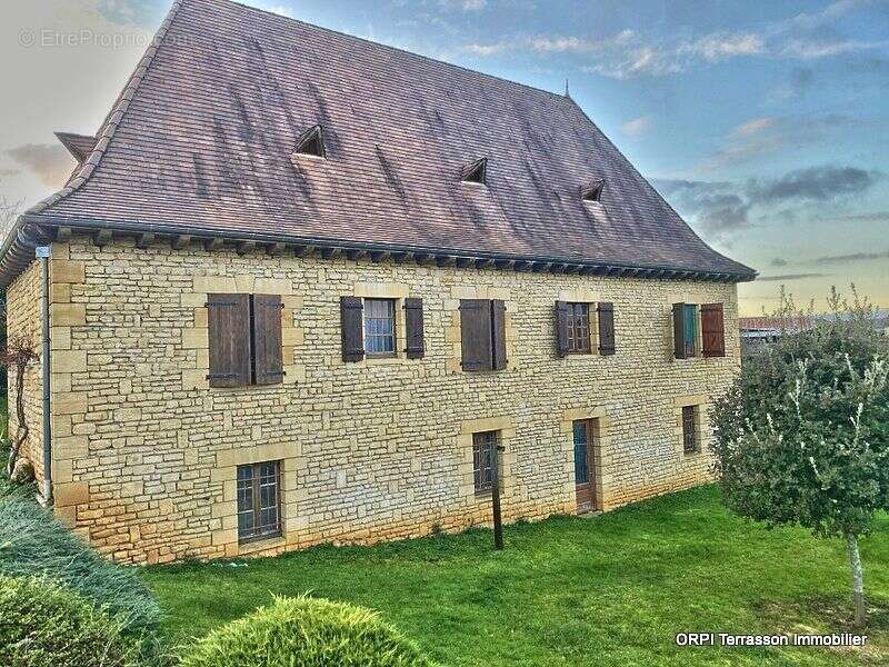 Maison à SALIGNAC-EYVIGUES