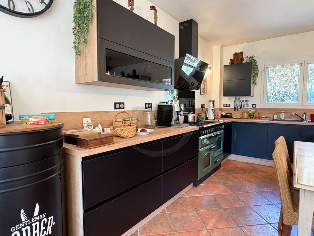 Maison à LES OLLIERES-SUR-EYRIEUX