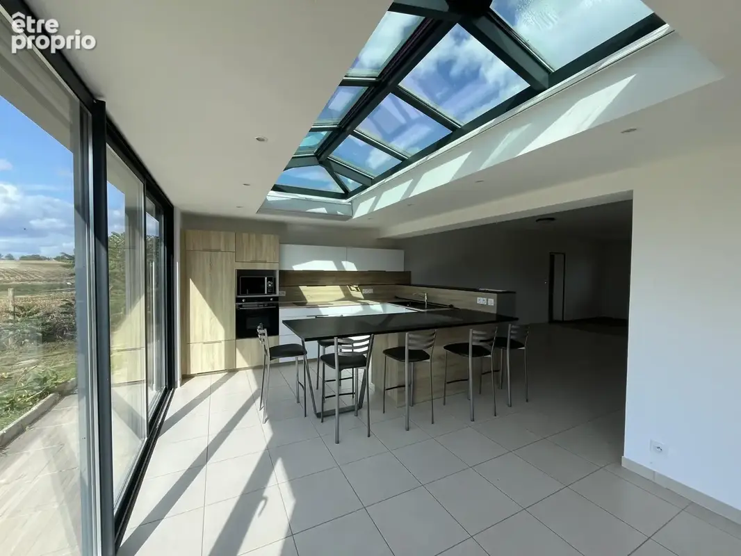 Maison 5 pièces 117 m² à vendre à Saint-Mathurin (85150) - photo 3