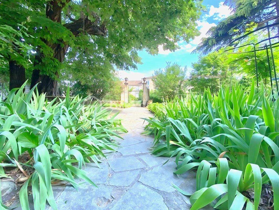 Maison à BOURG-SAINT-ANDEOL