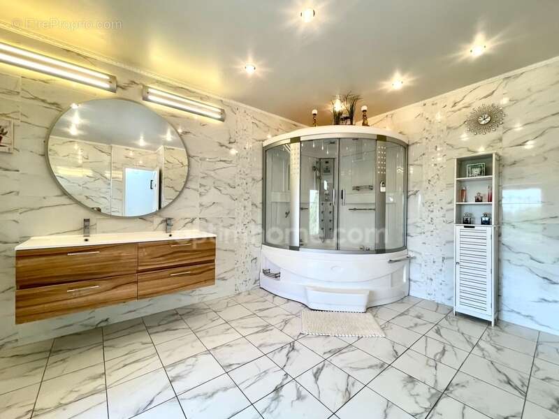 Maison à BELLEGARDE