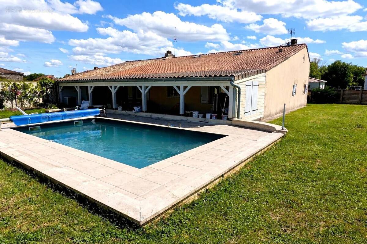 Maison à REIGNAC