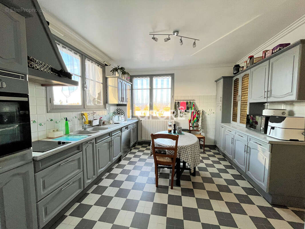 Maison à SAINT-NICOLAS-DE-LA-GRAVE