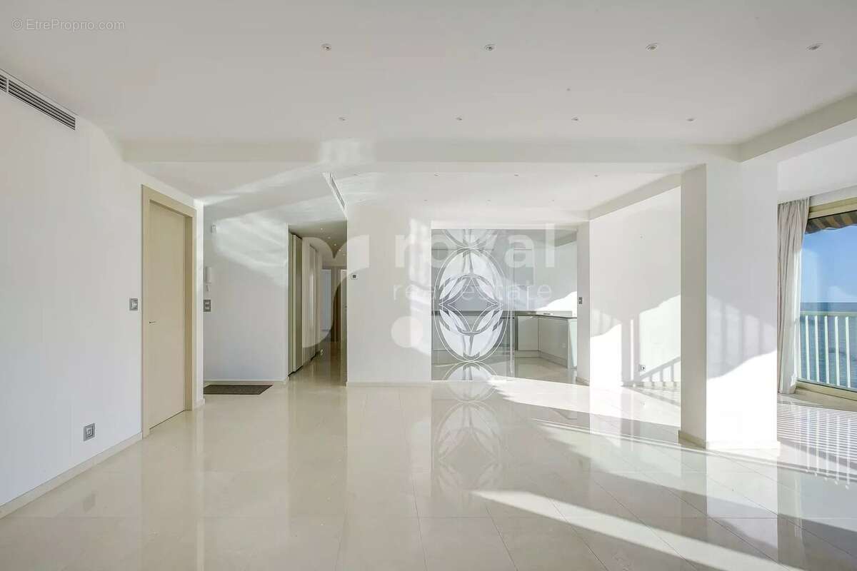 Appartement à MANDELIEU-LA-NAPOULE