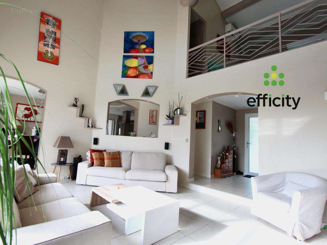 Maison à SAINT-MATHIEU-DE-TREVIERS