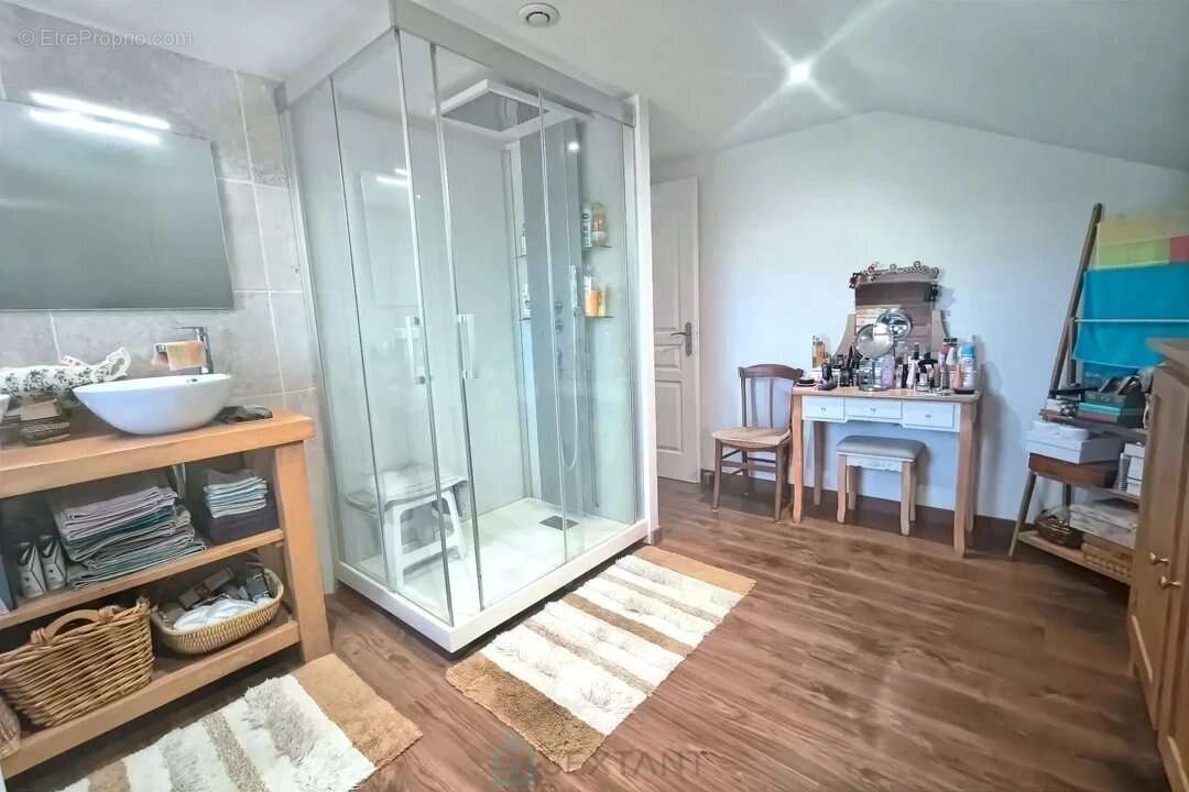 Maison entierement renovee en bord de dordogne - photo 7