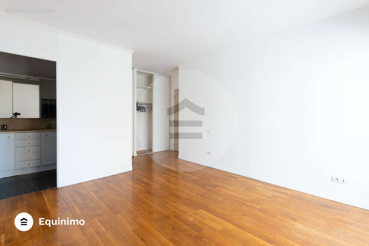 Appartement 5 pièces de 125 m2 avec 2 balcons et box   Avenue du Maréchal Juin - photo 7